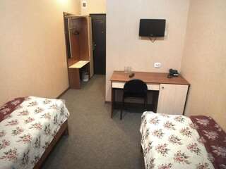 Гостиница Север Воркута Стандартный двухместный номер с 1 кроватью или 2 отдельными кроватями-6