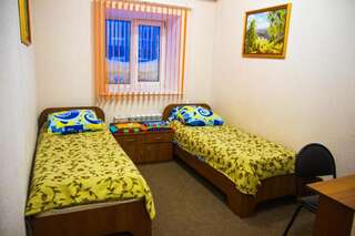 Гостиница Север Воркута Стандартный двухместный номер с 1 кроватью или 2 отдельными кроватями-9